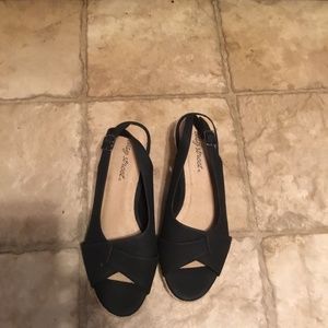 New easy street low wedge espadrilles